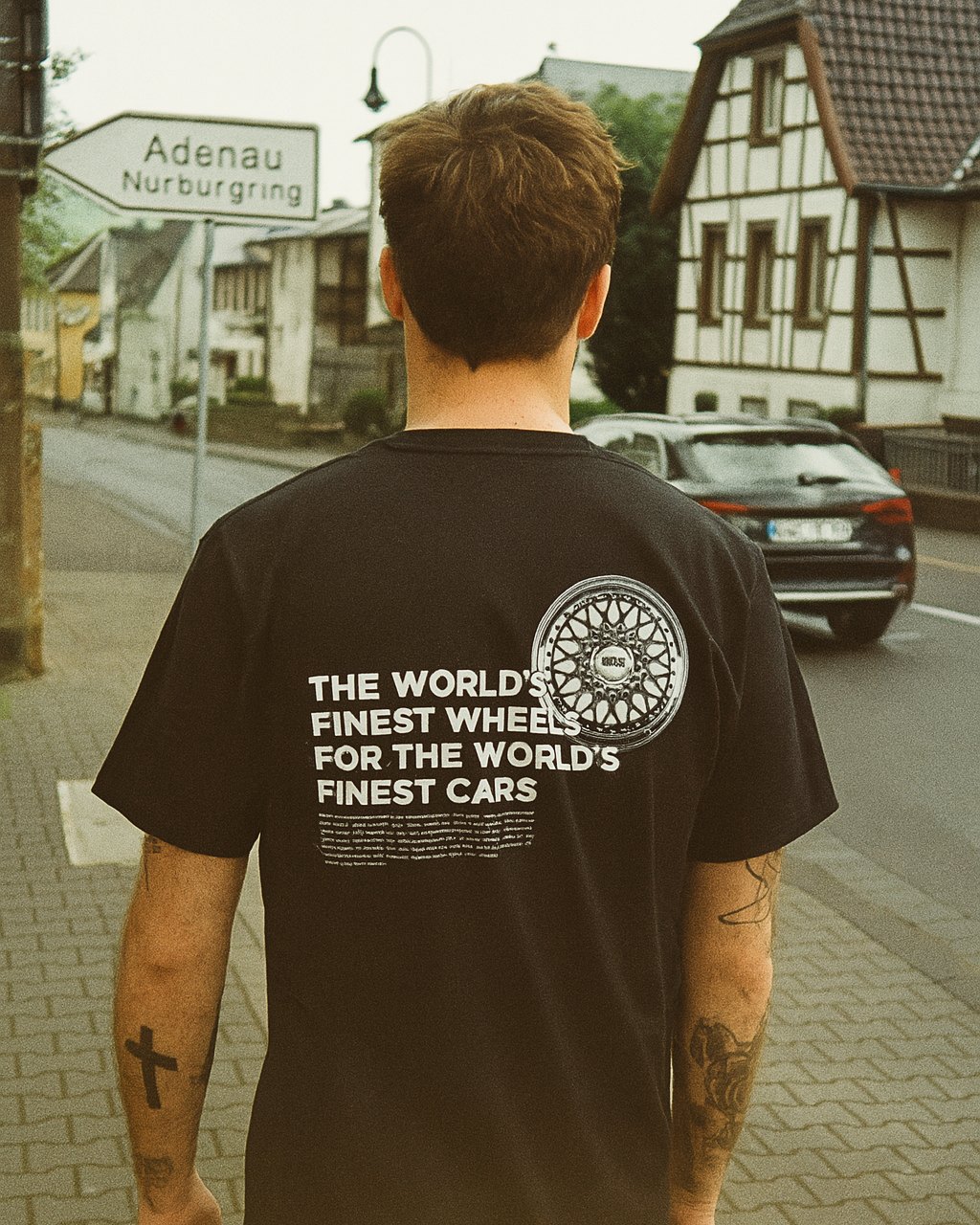 Split wheel T-shirt, black